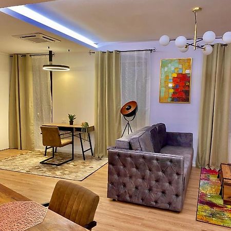 Blancris Boutique Apartamento Braşov Exterior foto