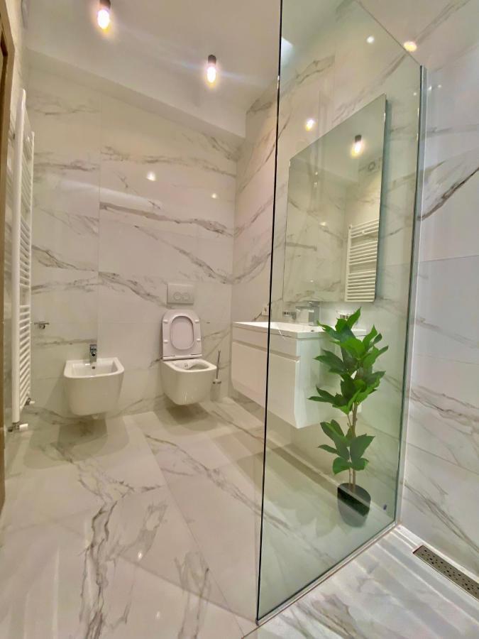 Blancris Boutique Apartamento Braşov Exterior foto