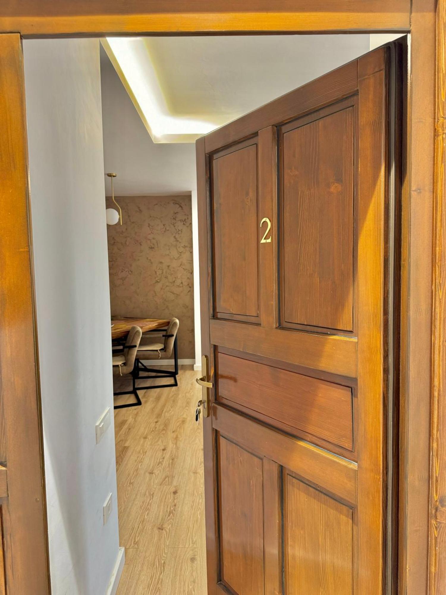 Blancris Boutique Apartamento Braşov Exterior foto