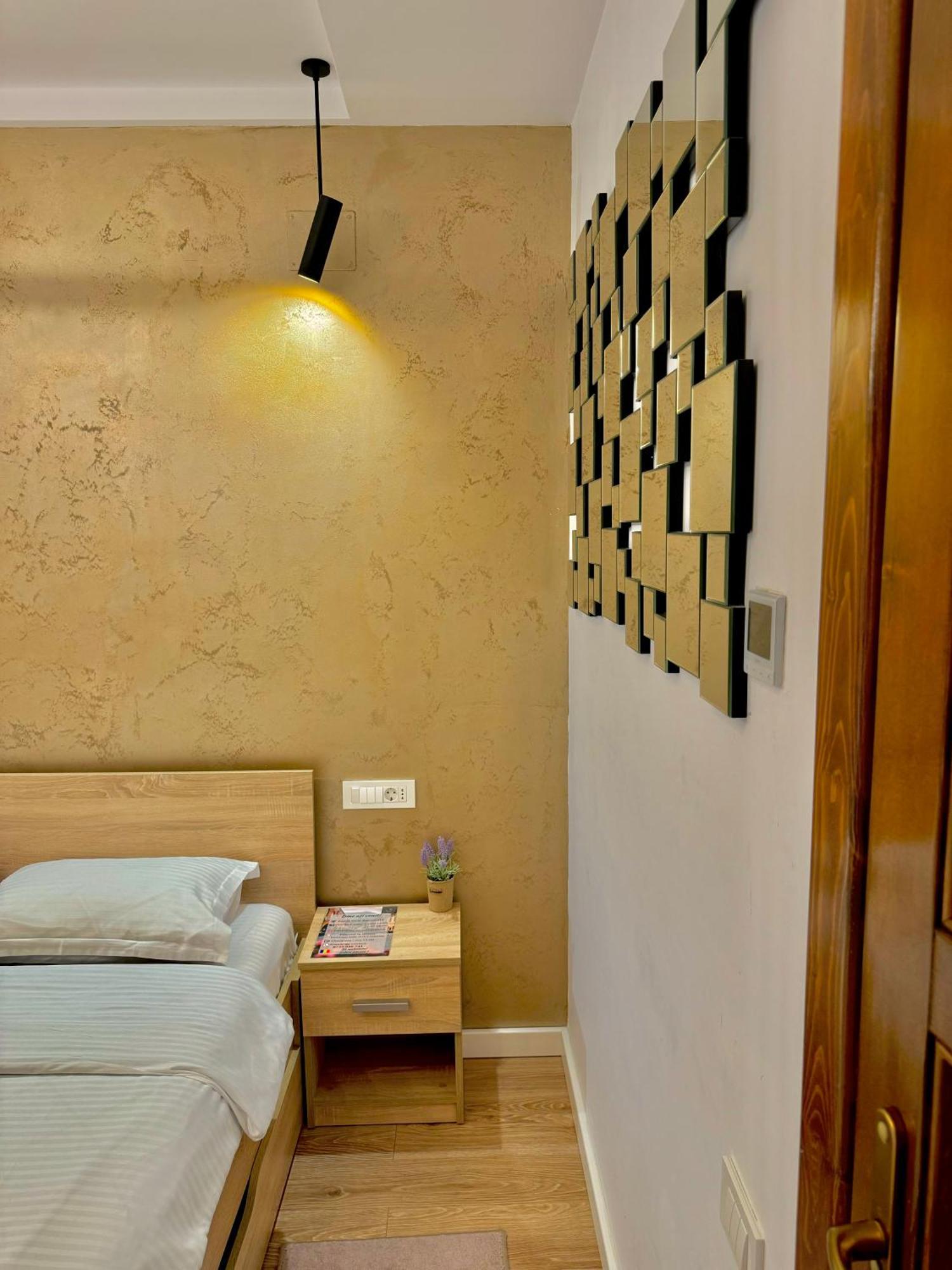 Blancris Boutique Apartamento Braşov Exterior foto