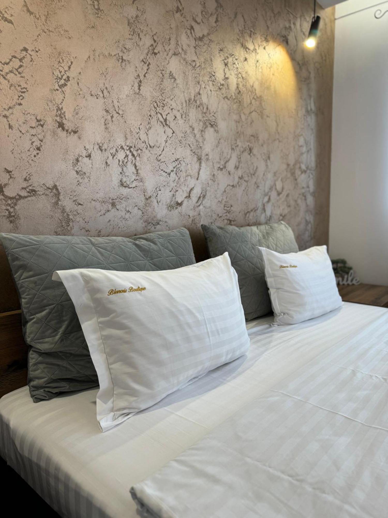 Blancris Boutique Apartamento Braşov Exterior foto