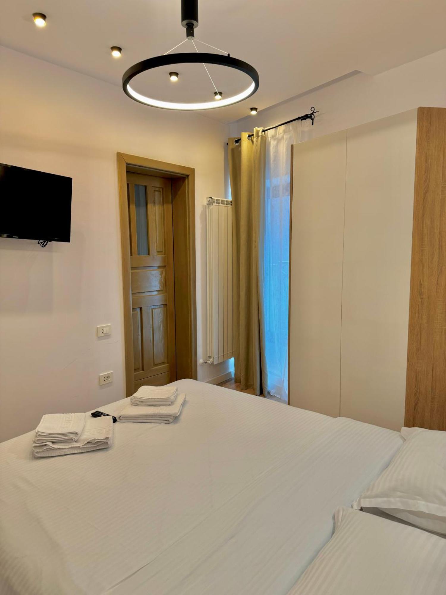Blancris Boutique Apartamento Braşov Exterior foto
