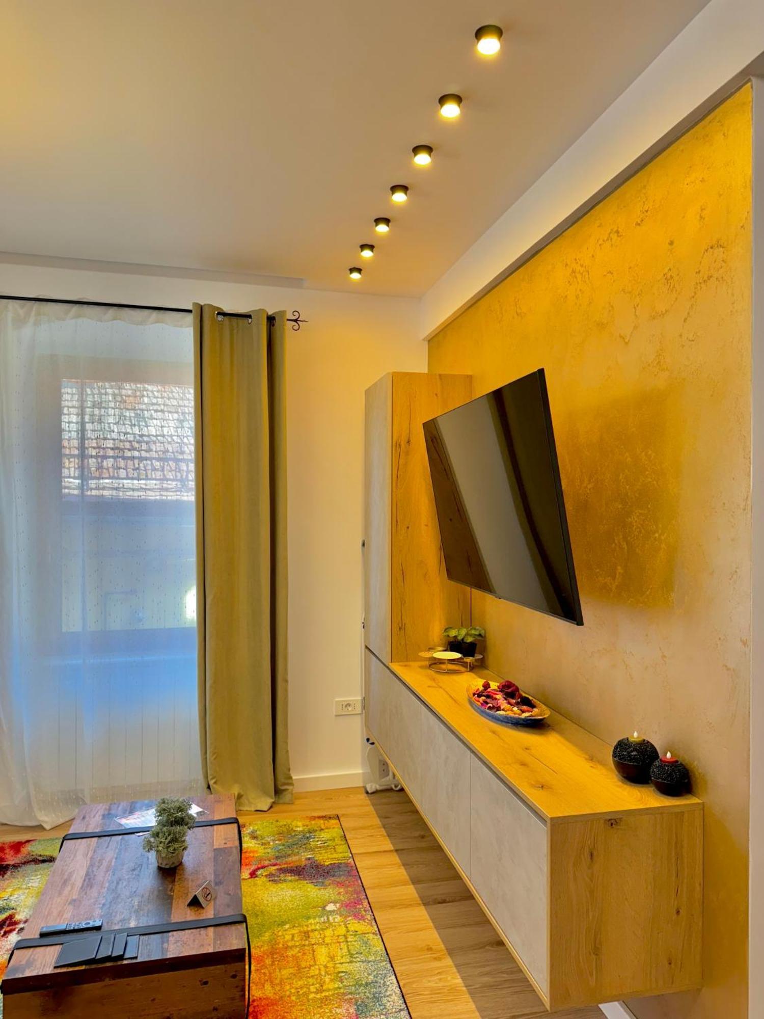 Blancris Boutique Apartamento Braşov Exterior foto